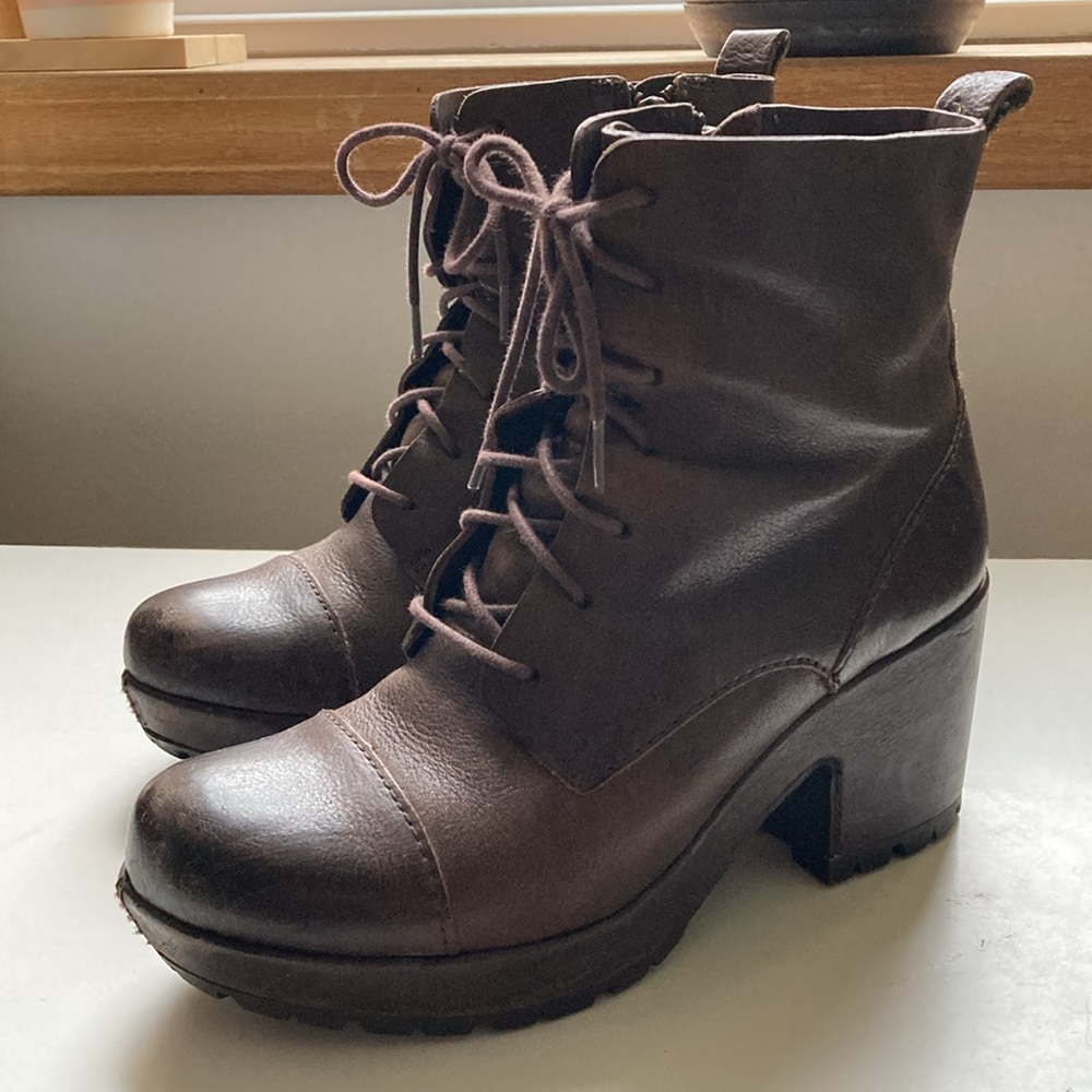 RARE! Kork-Ease Leather Platform Boots